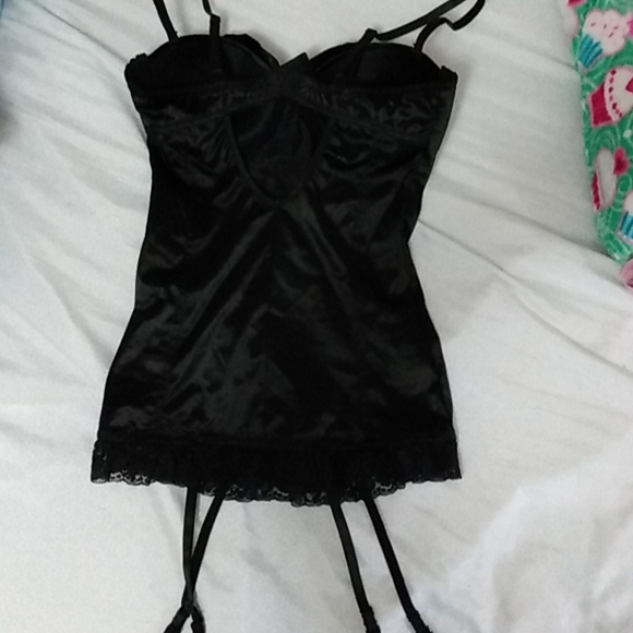 Lingerie - Picture 2 of 2